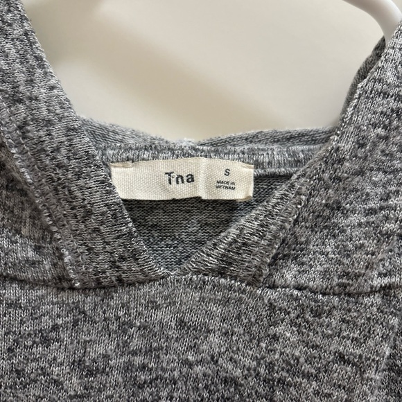 TNA by Aritzia Light Weight Heathered Gray Knit Pullover Hoodie Size Small - Picture 2 of 5